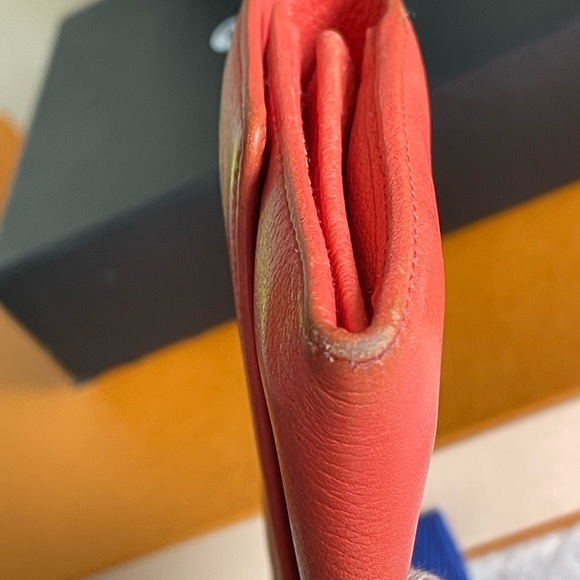 CHANEL  CORAL leather  Camellia CC FLAP Long wallet - Picture 9 of 15